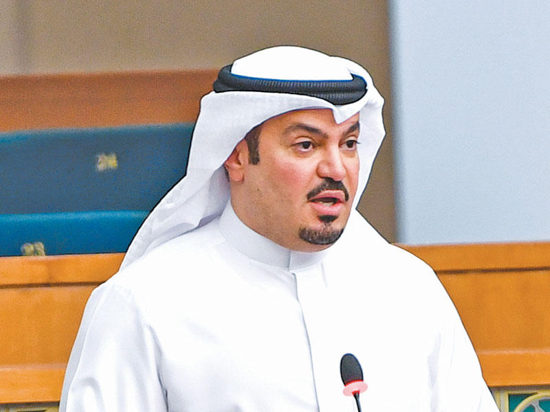 د. هشام الصالح للسماح لموظفي «الكويتية» بالجمع بين نهاية الخدمة والمكافأة
