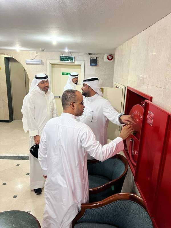 وفد «الإطفاء» ينهي جولاته التفتيشية على 53 حملة حج كويتية في مكة