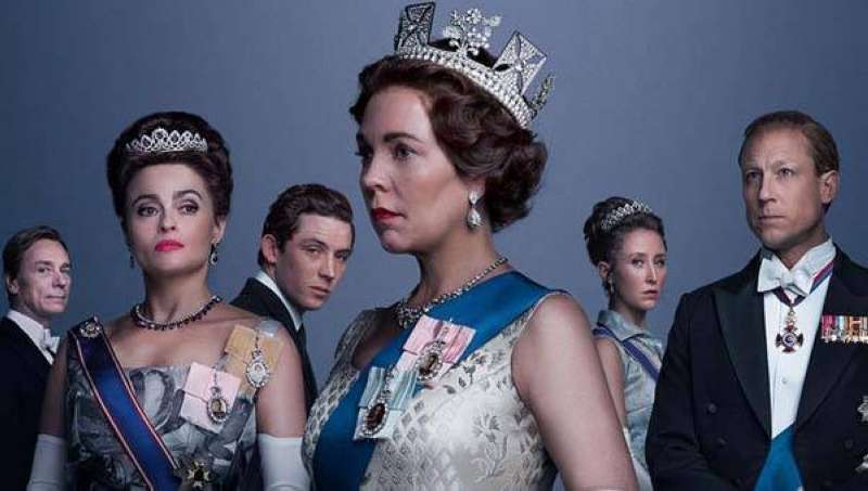 نتفليكس تعلّق موقتاً تصوير مسلسل «ذي كراون» عقب وفاة الملكة إليزابيث الثانية 