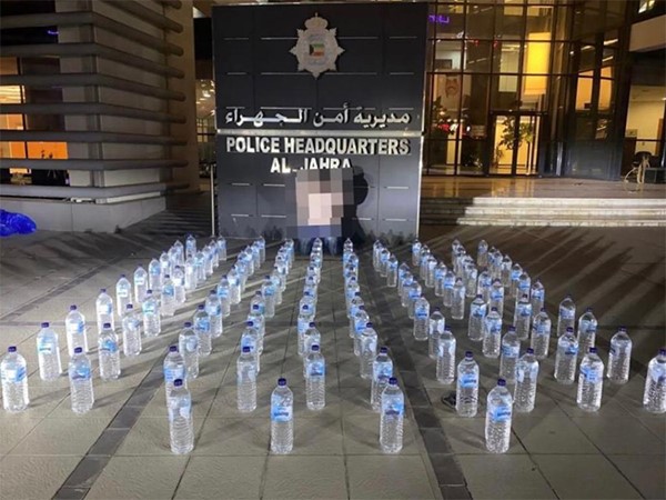 ضبط 114 زجاجة خمر بحوزة آسيوي في الجهراء