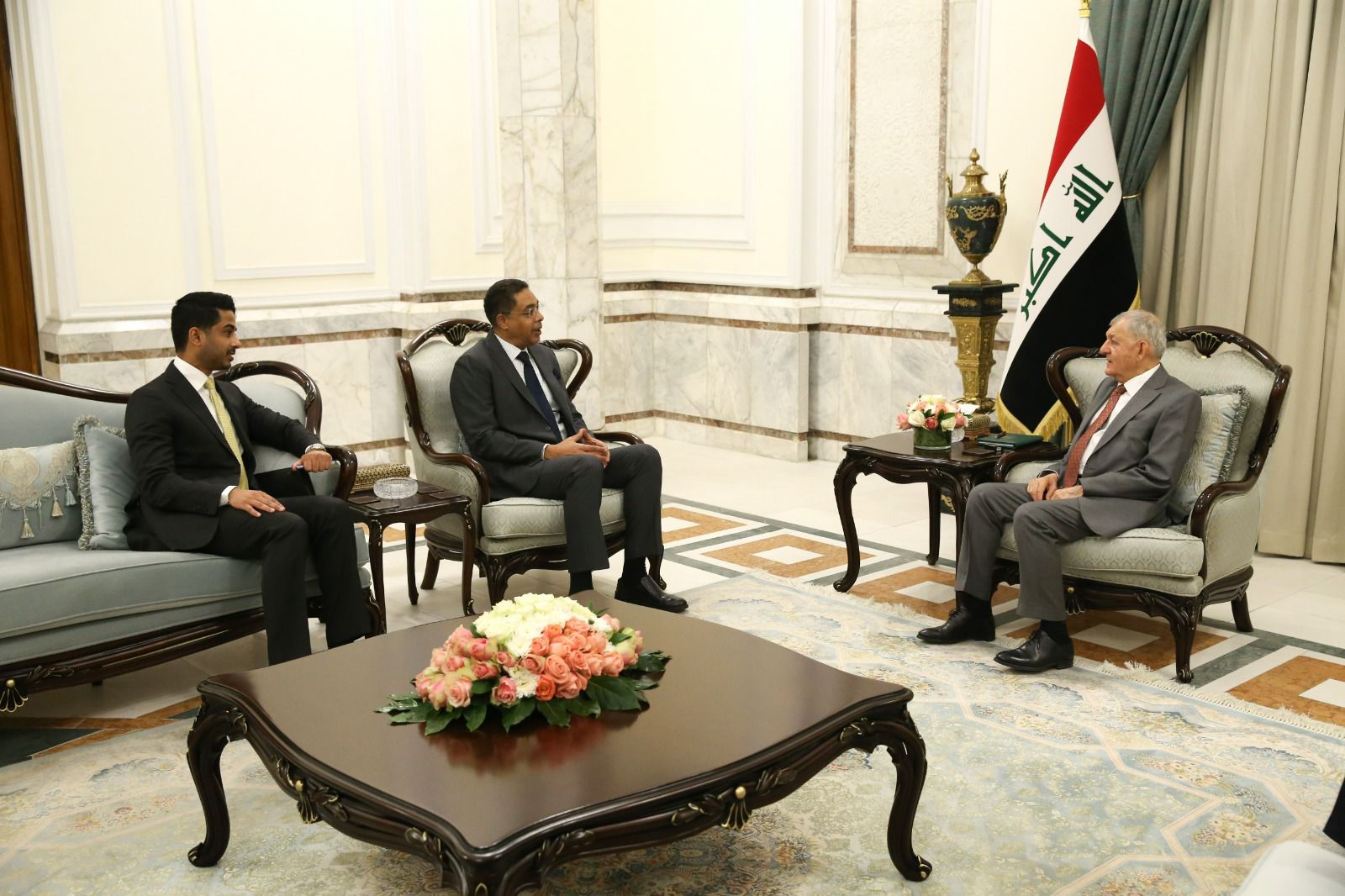 الرئيس العراقي يستقبل سفير الكويت لدى بغداد